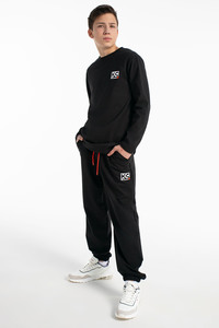 9318000 1df19275 87e2 449b a34d 8cb140b2e2da