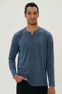 9307881